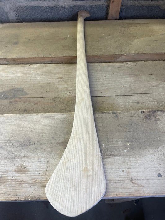 Pat Delaney Retro Hurley – Handcrafted Kilkenny Style Ash Hurl