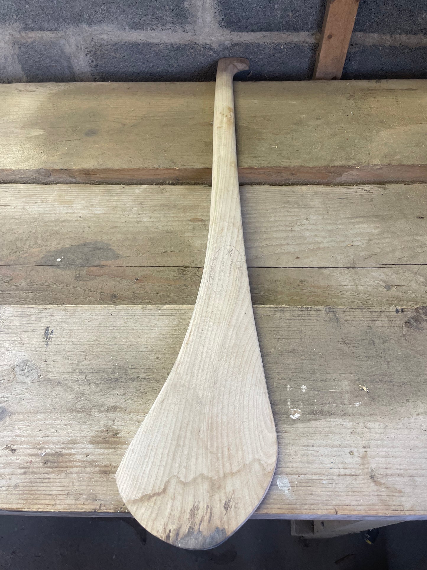 Pat Delaney Retro Hurley – Handcrafted Kilkenny Style Ash Hurl