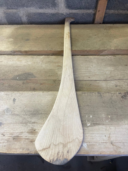 Pat Delaney Retro Hurley – Handcrafted Kilkenny Style Ash Hurl