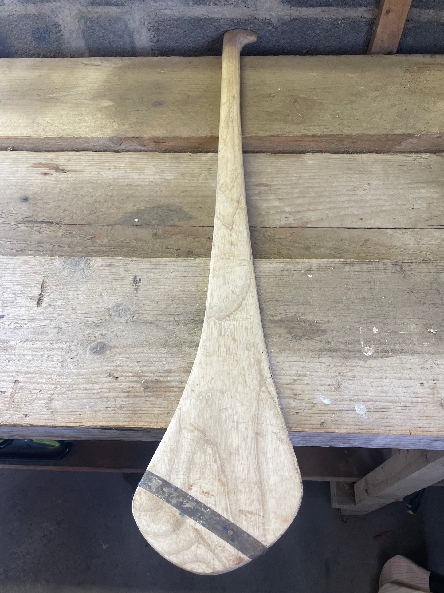 Pat Delaney Retro Hurley – Handcrafted Kilkenny Style Ash Hurl