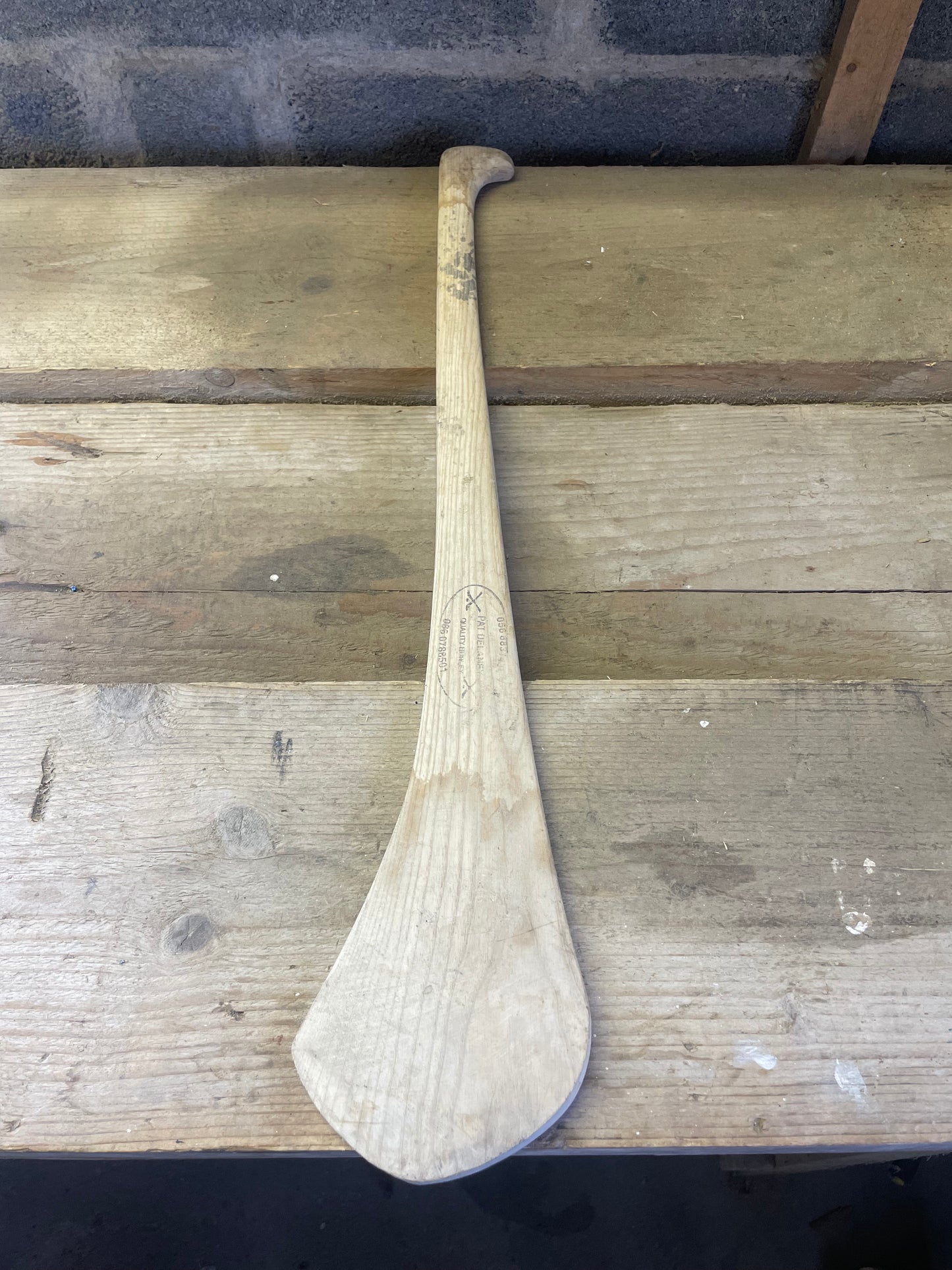 Pat Delaney Retro Hurley – Handcrafted Kilkenny Style Ash Hurl